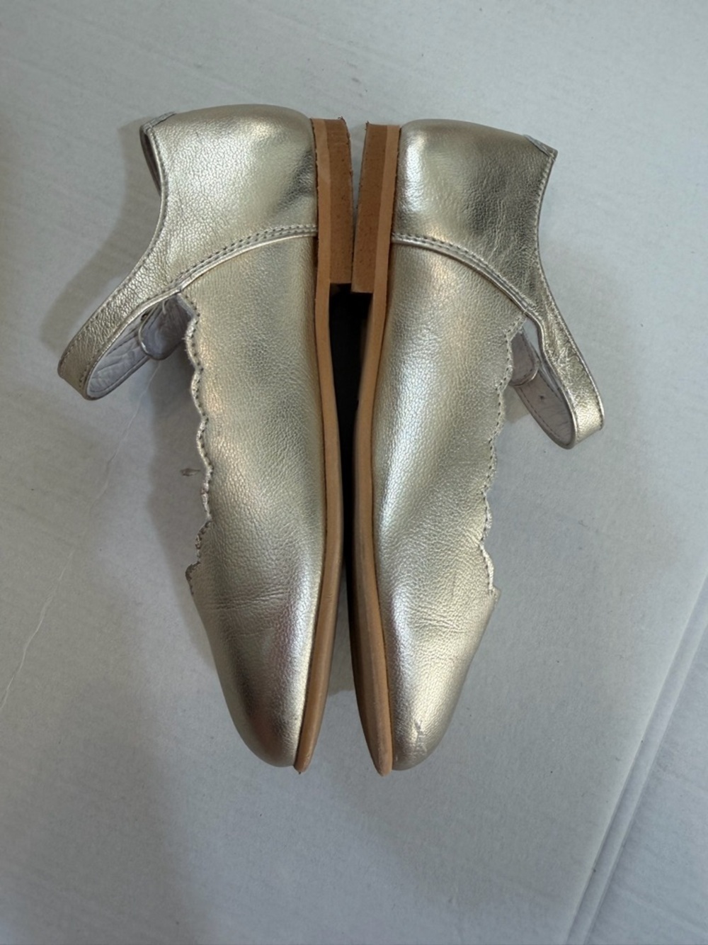 La Coqueta Gold Scalloped Mary Jane Shoes Girls EU 27 US 10 Soft Nappa Leather - Picture 10 of 13